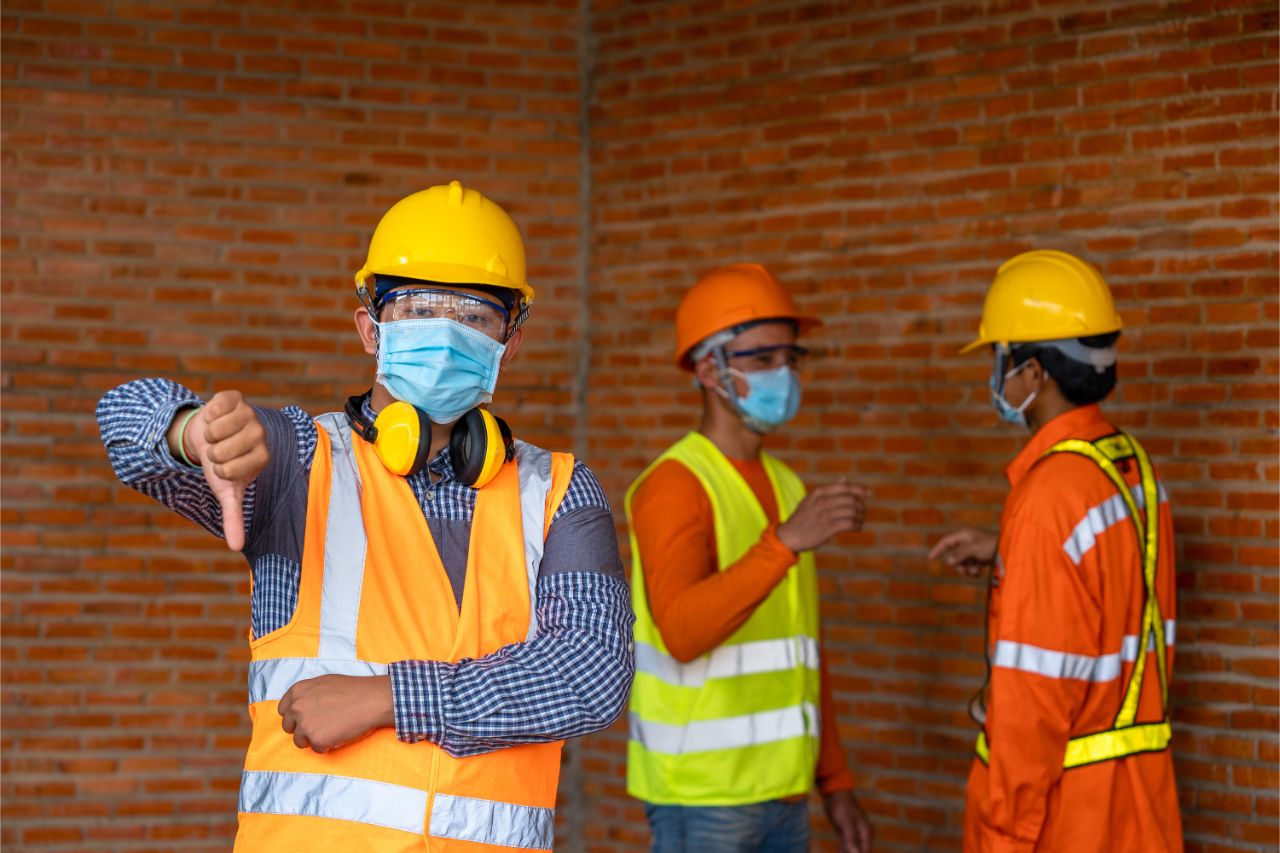 5 Warning Signs Of A Bad Contractor